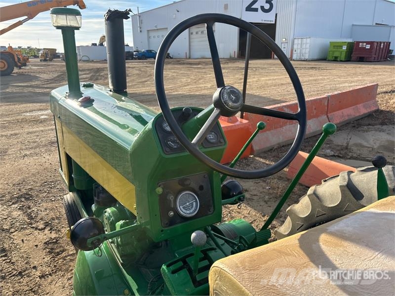 John Deere 630 2WD Narrow Front Antique Tractor Traktorit