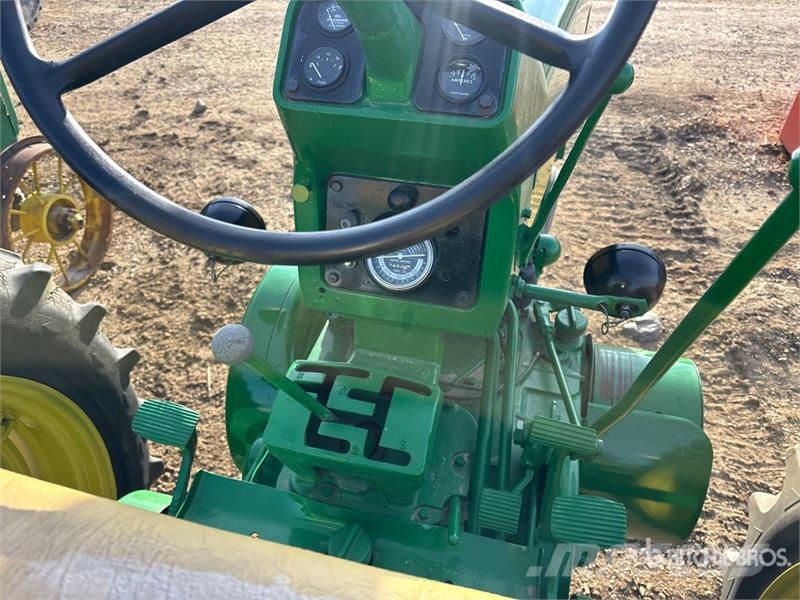John Deere 630 2WD Narrow Front Antique Tractor Traktorit