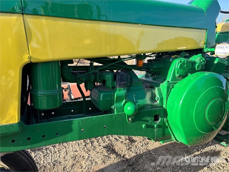 John Deere 630 2WD Narrow Front Antique Tractor Traktorit