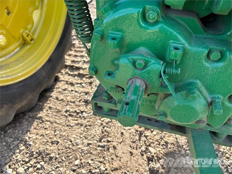 John Deere 630 2WD Narrow Front Antique Tractor Traktorit