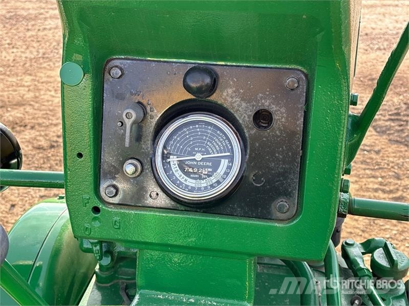John Deere 630 2WD Narrow Front Antique Tractor Traktorit