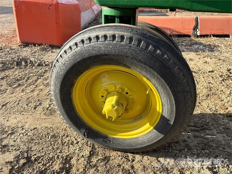 John Deere 630 2WD Narrow Front Antique Tractor Traktorit