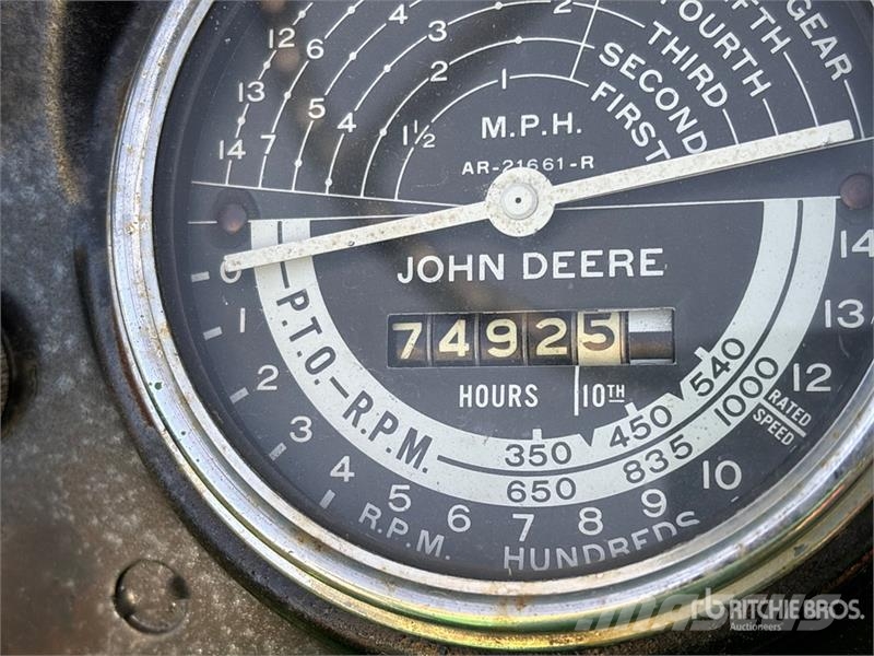 John Deere 630 2WD Narrow Front Antique Tractor Traktorit