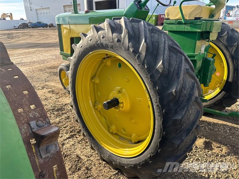 John Deere 630 2WD Narrow Front Antique Tractor Traktorit