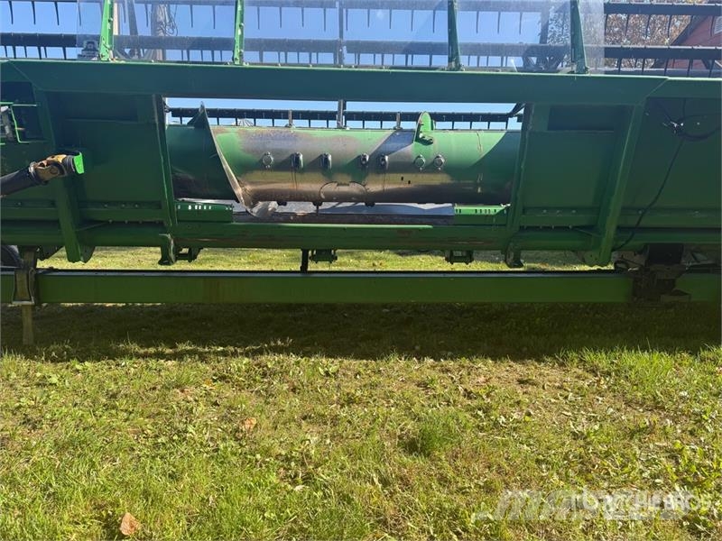 John Deere 630F رؤوس الحصادات الدراسات