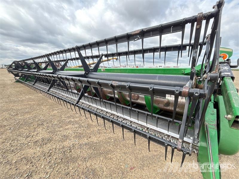John Deere 630R 30 ft Rigid Combine Header Glave hederi za kombajne