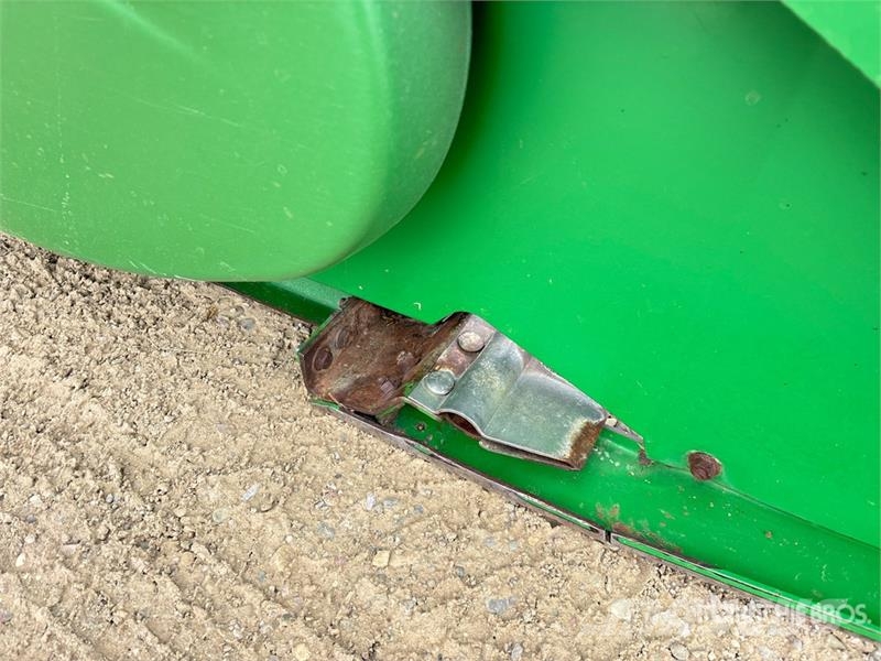 John Deere 630R 30 ft Rigid Combine Header Glave hederi za kombajne