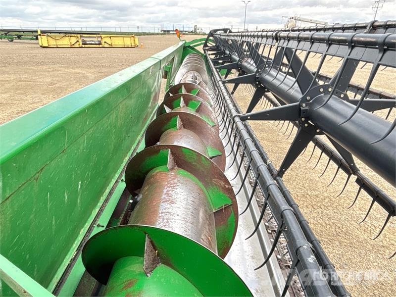John Deere 630R 30 ft Rigid Combine Header Glave hederi za kombajne