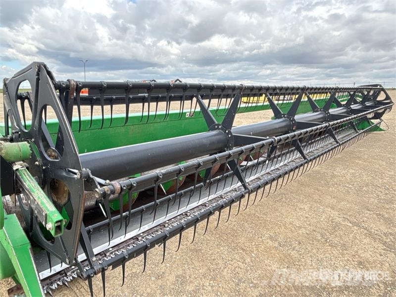 John Deere 630R 30 ft Rigid Combine Header Glave hederi za kombajne