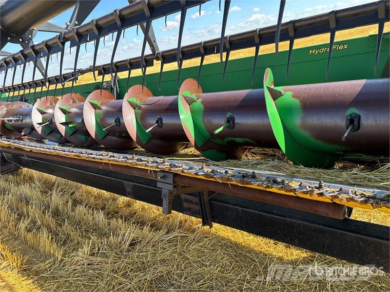 John Deere 635F Testate per mietitrebbie