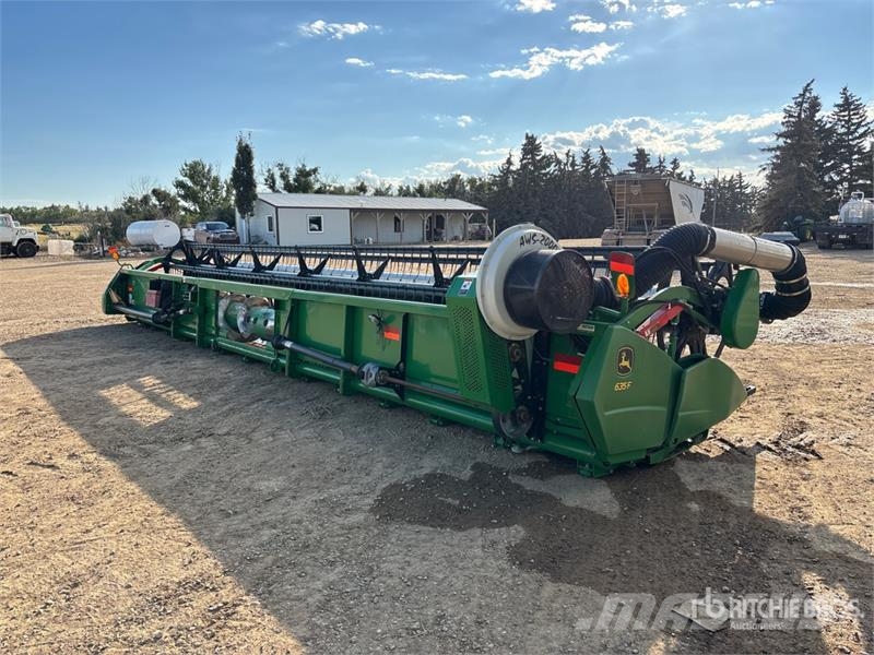 John Deere 635F Barre de coupe pour moissonneuse batteuse