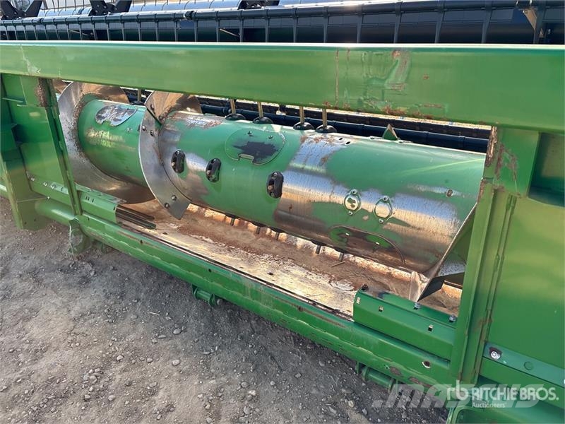 John Deere 635F Barre de coupe pour moissonneuse batteuse