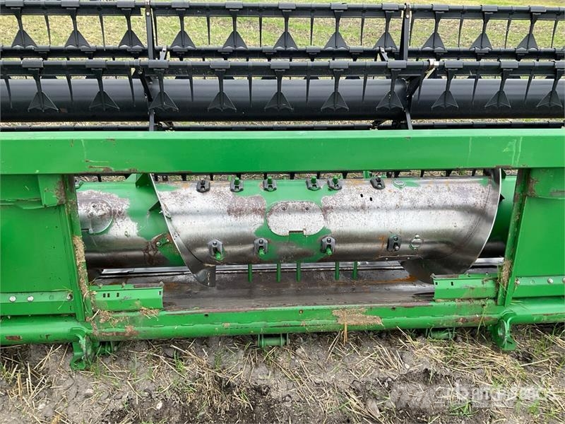 John Deere 635F Skärbord