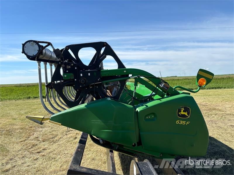 John Deere 635F رؤوس الحصادات الدراسات