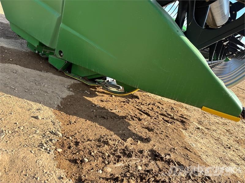 John Deere 635F Barre de coupe pour moissonneuse batteuse