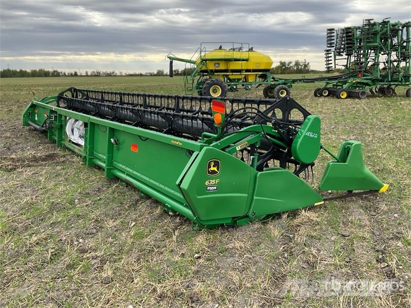 John Deere 635F Skärbord