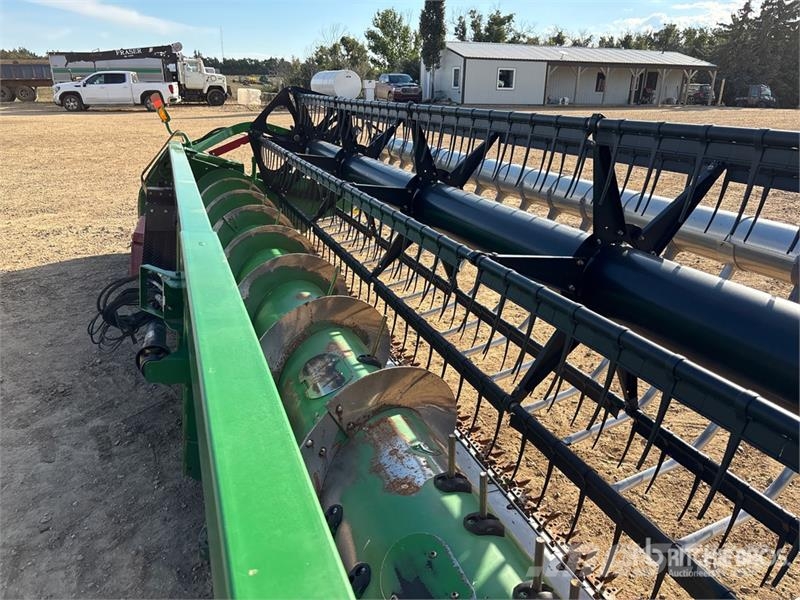 John Deere 635F Barre de coupe pour moissonneuse batteuse