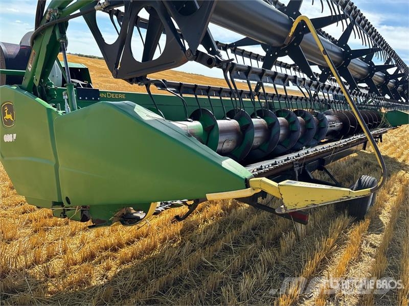 John Deere 635F Testate per mietitrebbie