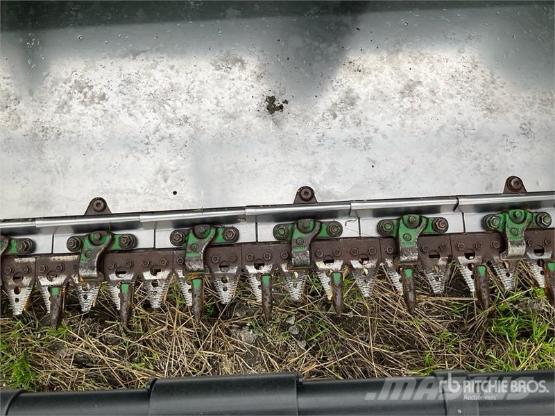 John Deere 635F Skärbord