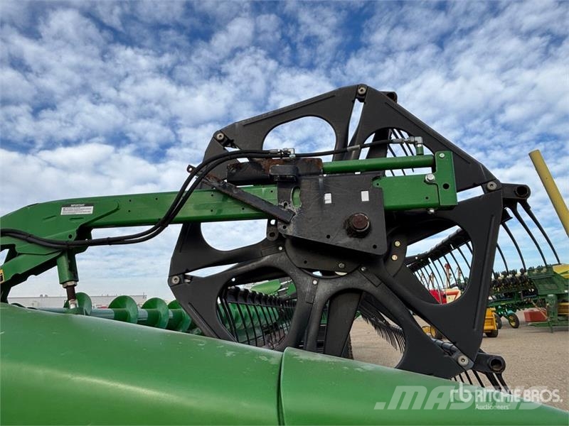 John Deere 640D Derliaus nuėmimo kombainų galvos