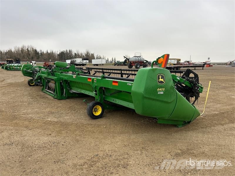 John Deere 640D Biçerdöver kafaları