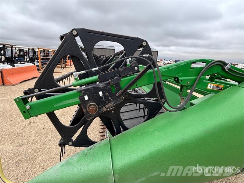 John Deere 640D Derliaus nuėmimo kombainų galvos