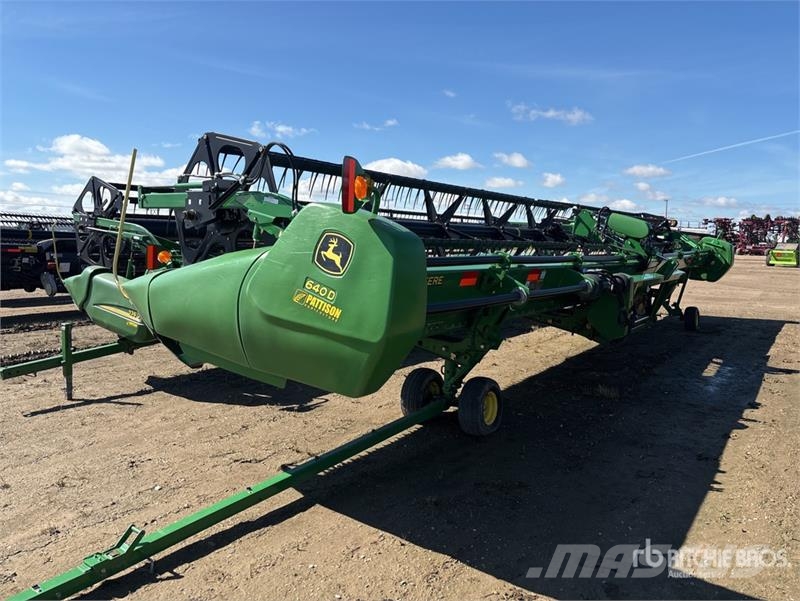John Deere 640D 콤바인 헤드