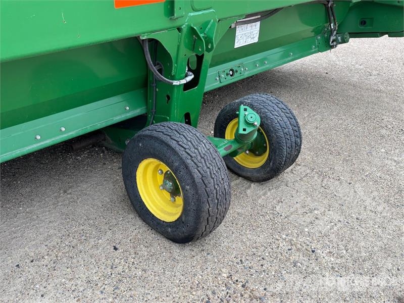John Deere 640D Derliaus nuėmimo kombainų galvos