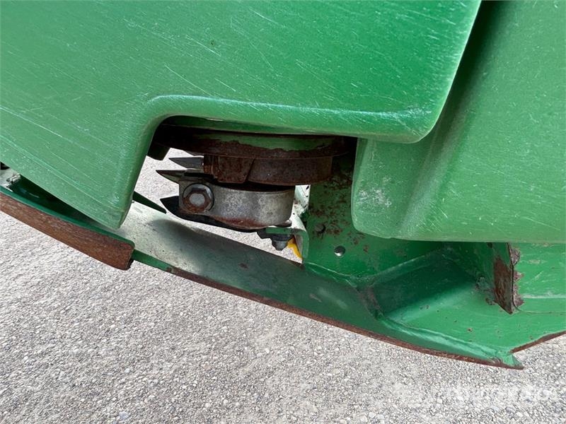 John Deere 640D Derliaus nuėmimo kombainų galvos