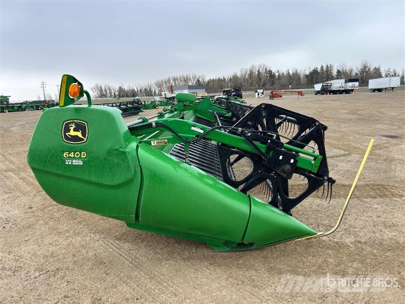 John Deere 640D Biçerdöver kafaları