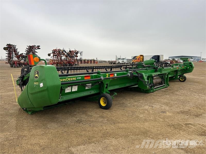 John Deere 640D Biçerdöver kafaları
