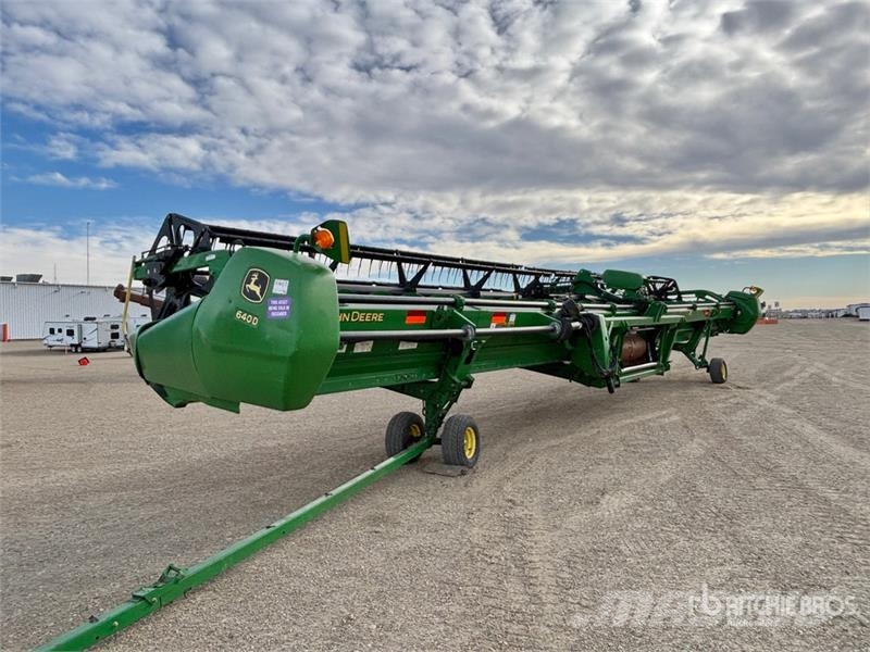 John Deere 640D Derliaus nuėmimo kombainų galvos