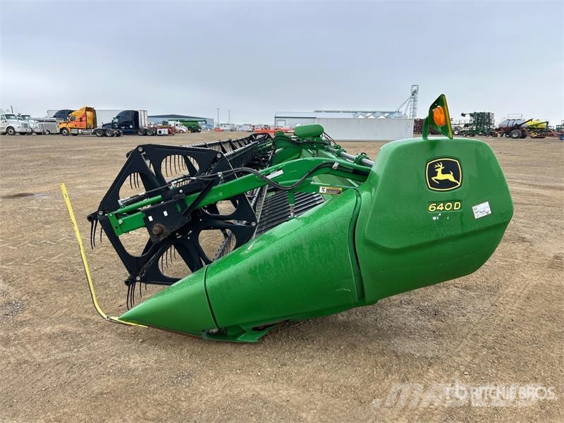 John Deere 640D Biçerdöver kafaları