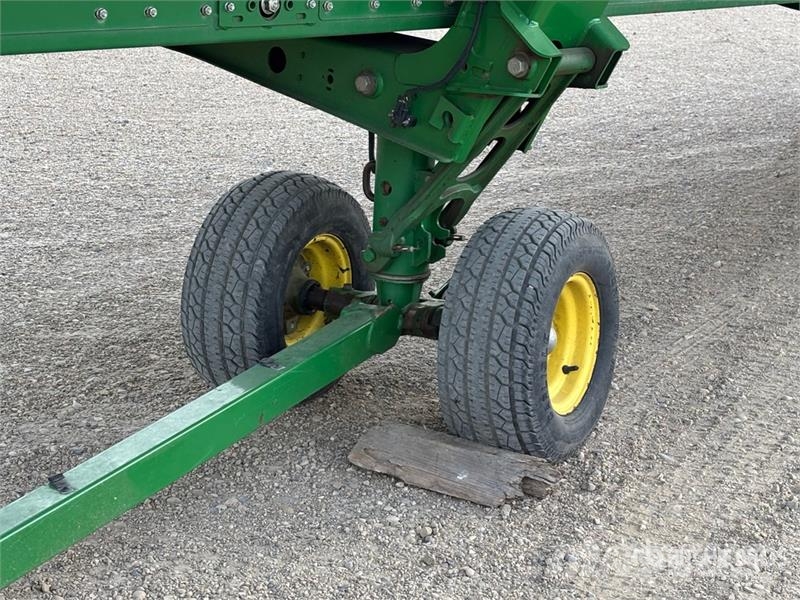 John Deere 640D Derliaus nuėmimo kombainų galvos