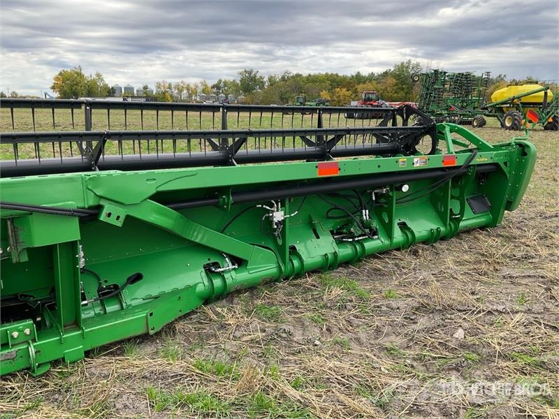 John Deere 640FD Testate per mietitrebbie