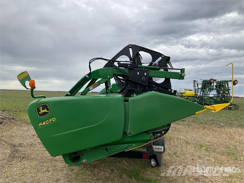 John Deere 640FD Testate per mietitrebbie