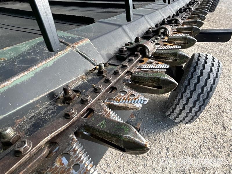 John Deere 640FD رؤوس الحصادات الدراسات