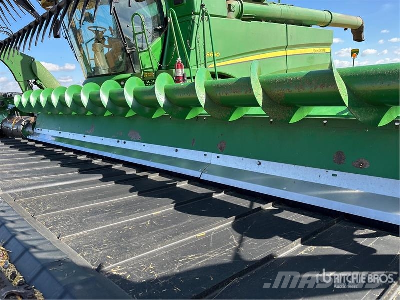 John Deere 640FD Testate per mietitrebbie