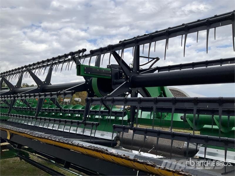 John Deere 640FD Testate per mietitrebbie