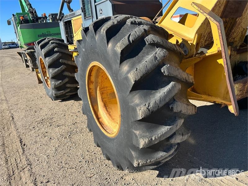 John Deere 640G III 4x4 Line Skidder Трельовочні трактора