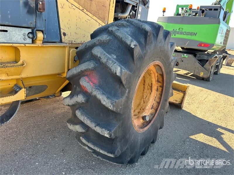 John Deere 640G III 4x4 Line Skidder Трельовочні трактора