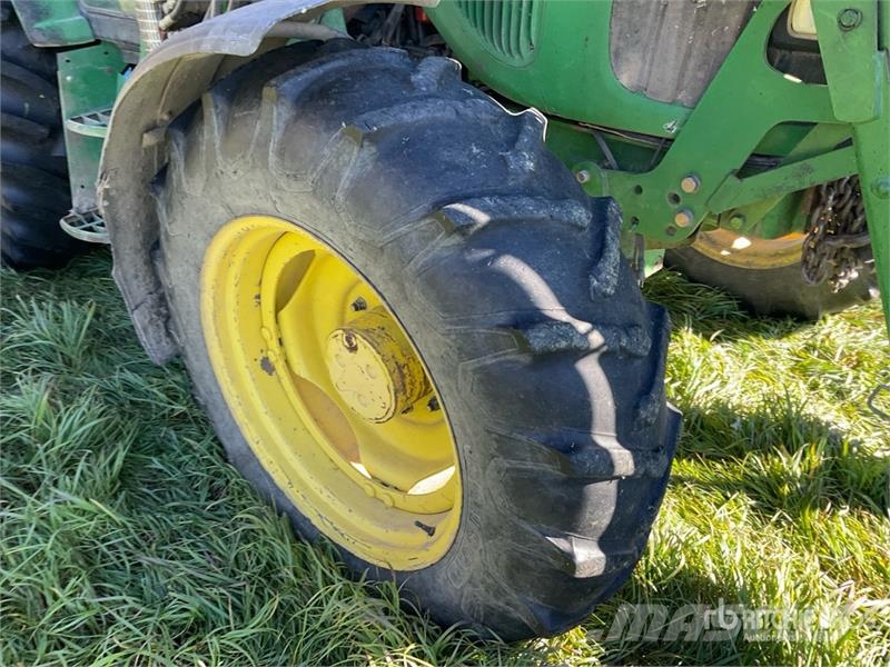 John Deere 6420 الجرارات