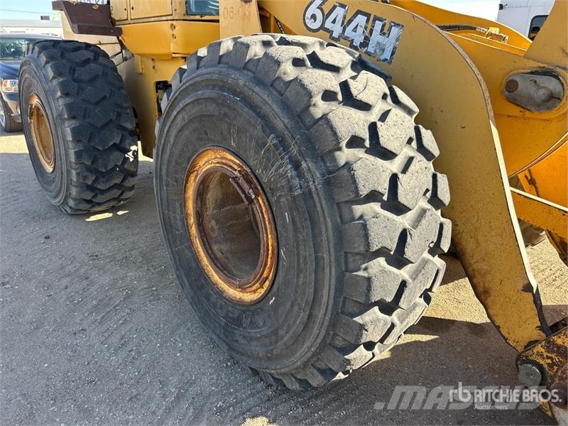 John Deere 644H Iekrāvēji uz riteņiem