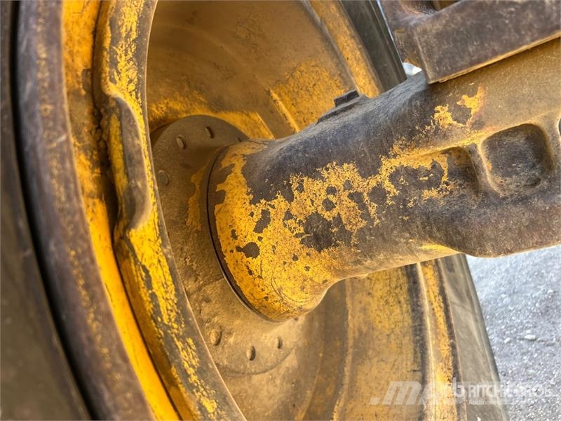 John Deere 644H Iekrāvēji uz riteņiem