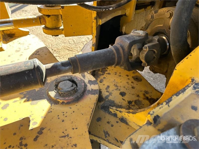 John Deere 644H Iekrāvēji uz riteņiem