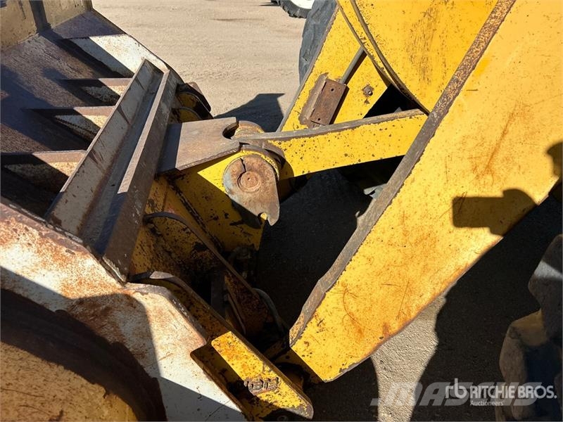 John Deere 644H Iekrāvēji uz riteņiem