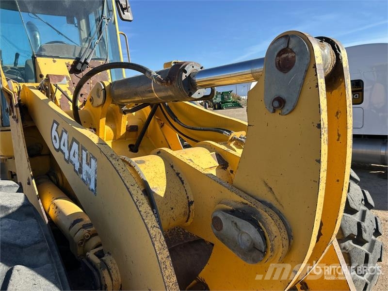 John Deere 644H Iekrāvēji uz riteņiem