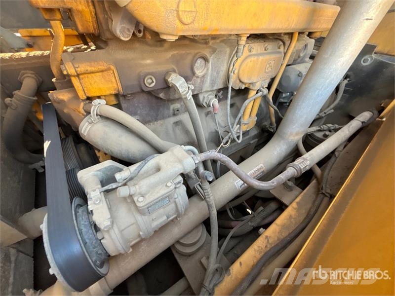 John Deere 644J Chargeuse sur pneus