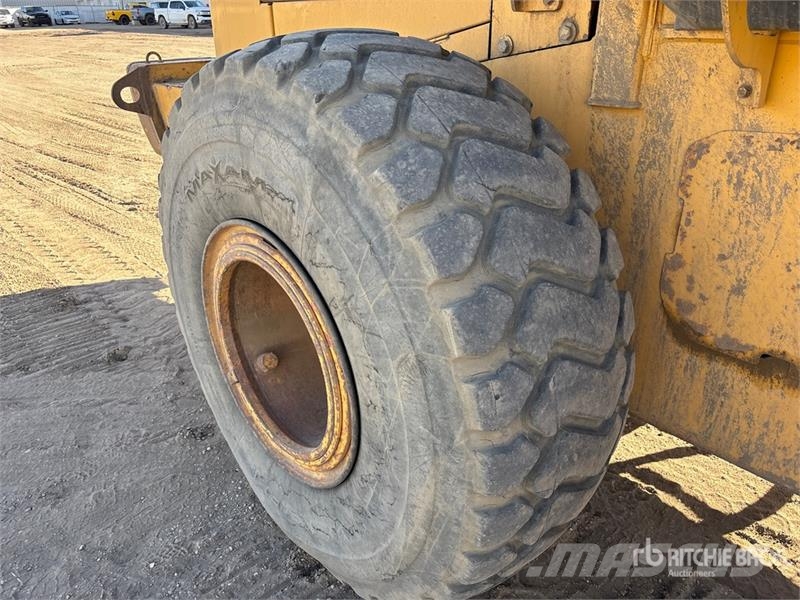 John Deere 644J Chargeuse sur pneus