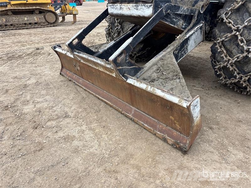 John Deere 648H 4x4 Skidder Трельовочні трактора